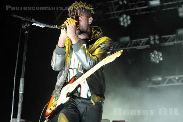 BLOC PARTY - 2009-02-10 - PARIS - Olympia - Rowland Kelechukwu Okereke
